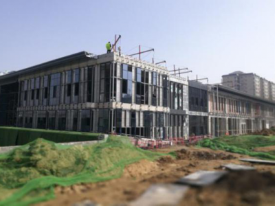 濃綠萬枝紅一點，動人春色不須多